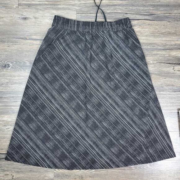 Athleta Striped Skirt Sz 12 Pockets Drawstring Waist Casual Athletic Travel - Picture 6 of 7